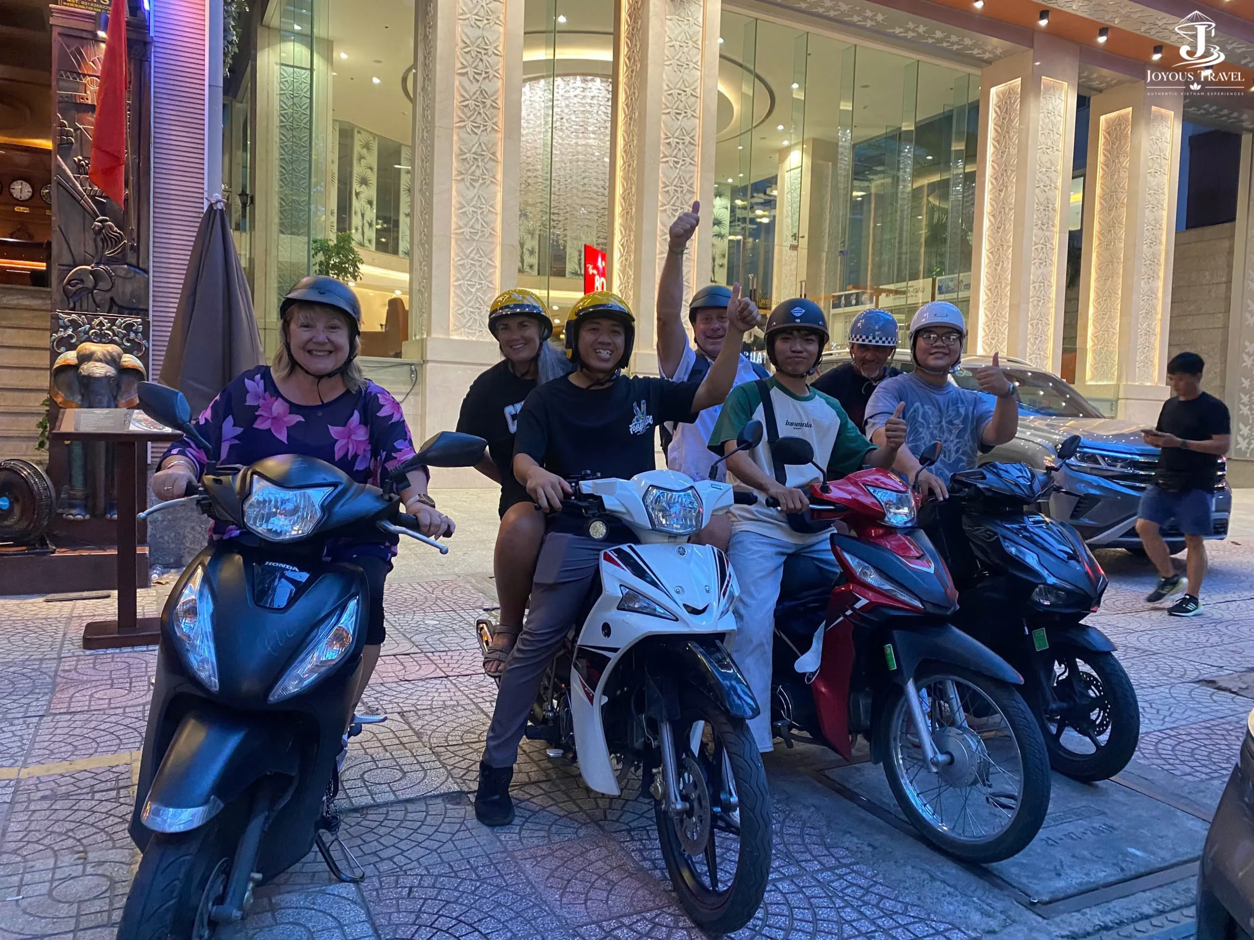 saigon-foodie-tour-