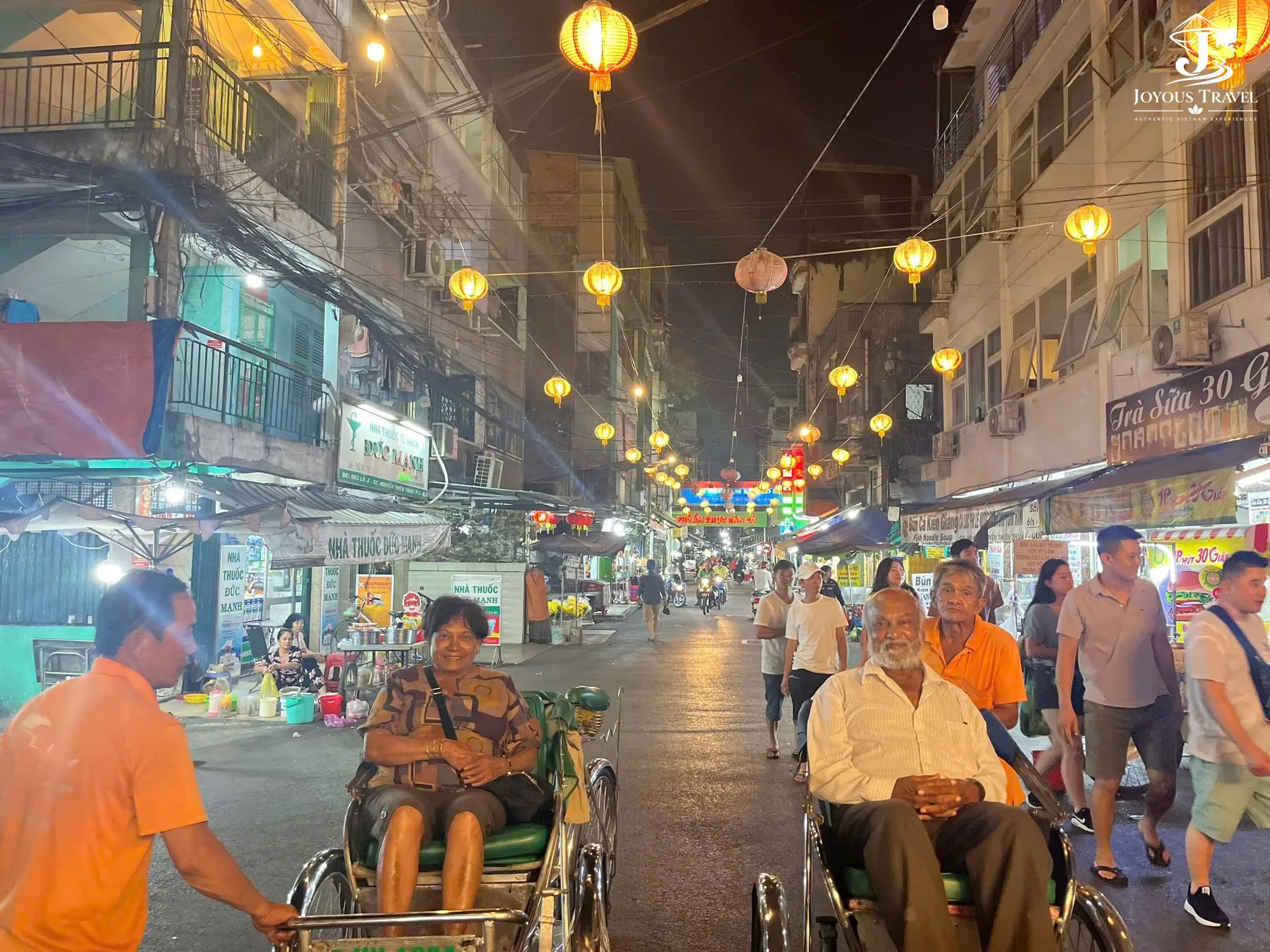saigon-foodie-tour-cyclo